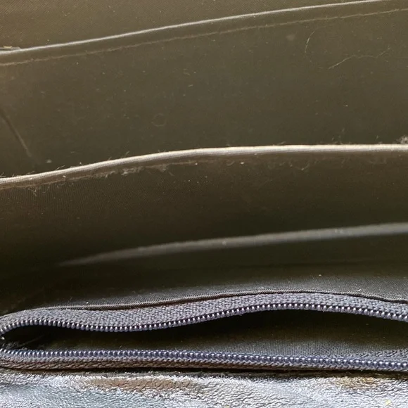 Black Sequin clutch bag w/attached chain for that special date-night. Nice size - Picture 5 of 10
